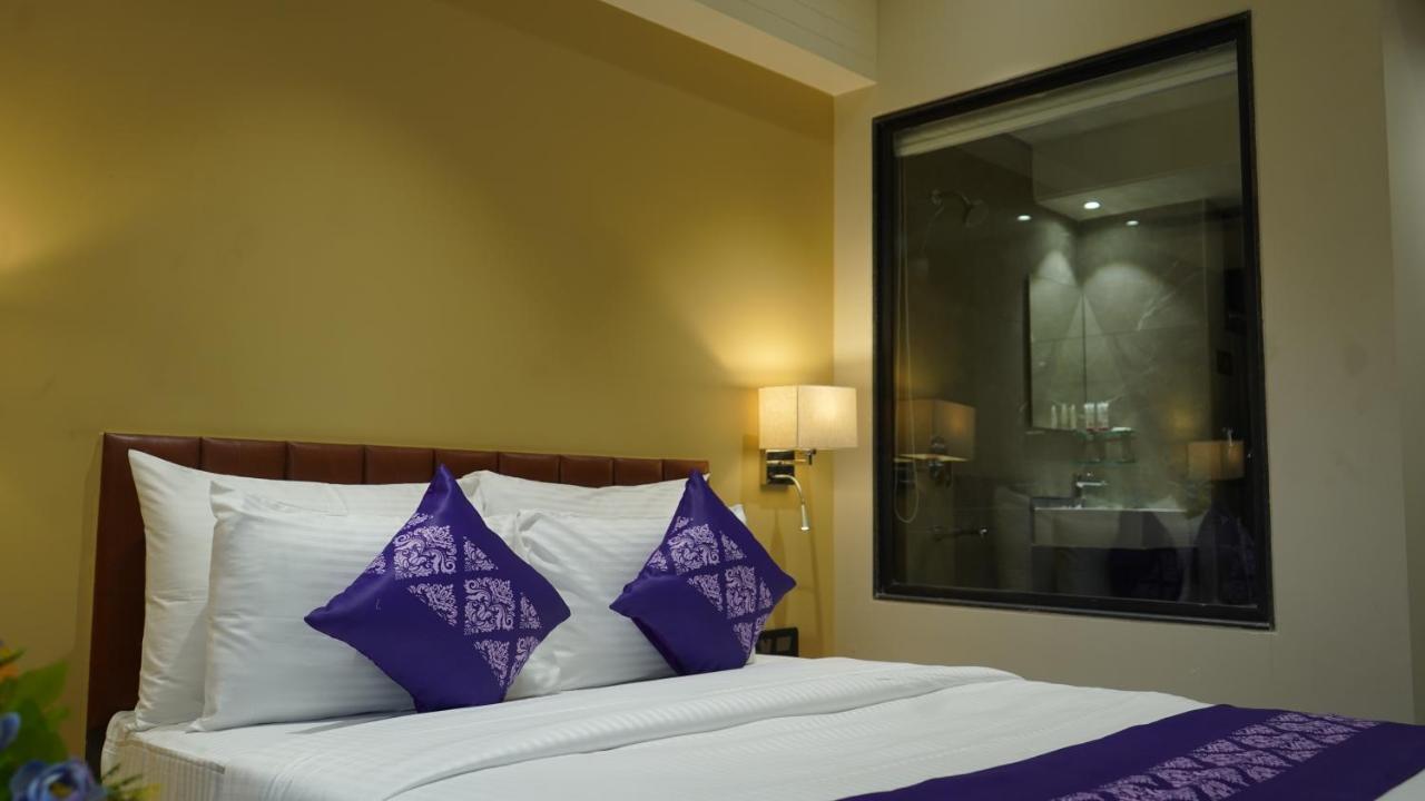 Hotel Purple Beds By Vits Dwarkesh, Surat Salabatpura Exterior foto