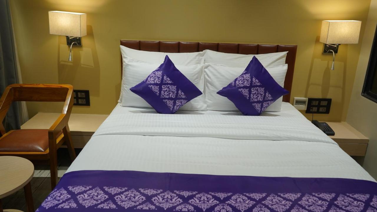 Hotel Purple Beds By Vits Dwarkesh, Surat Salabatpura Exterior foto
