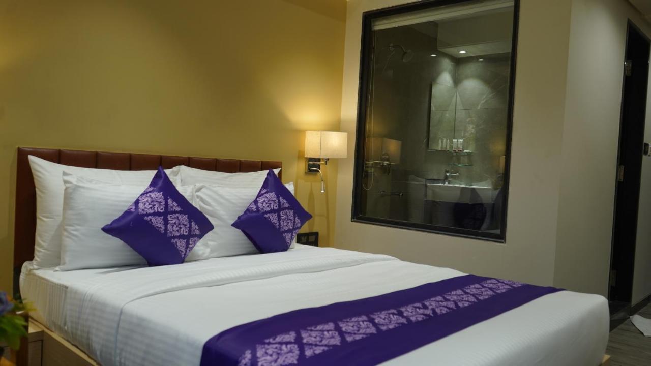 Hotel Purple Beds By Vits Dwarkesh, Surat Salabatpura Exterior foto